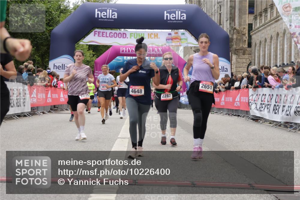 06.09.2026 - CURREX Alsterlauf Yannick Fuchs http://msf.ph/oto/10226400 06.09.2026 10:18:37 Ziel 2271, 2287, 2349, 2651, 2656, 2960, 3052, 3358, 3654, 4648, 8001 meine-sportfotos.de