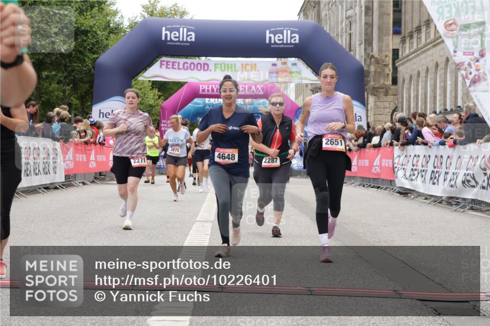 06.09.2026 - CURREX Alsterlauf Yannick Fuchs http://msf.ph/oto/10226401 06.09.2026 10:18:38 Ziel 2271, 2287, 2349, 2651, 2656, 2960, 3052, 3358, 3875, 3879, 4648, 8001 meine-sportfotos.de