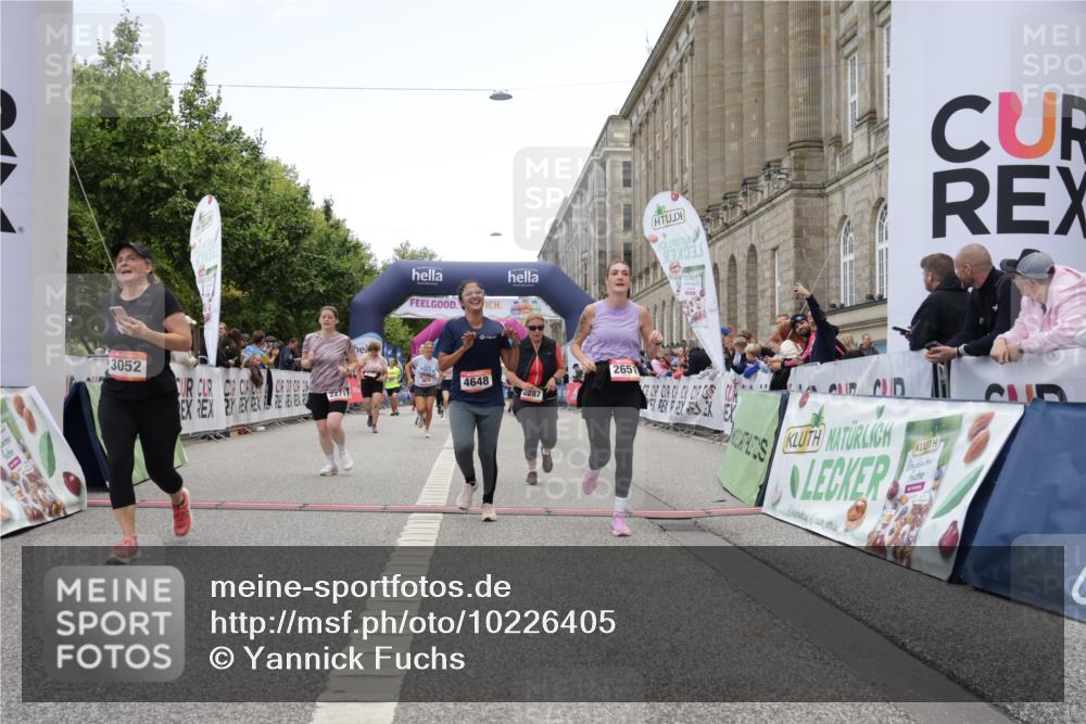06.09.2026 - CURREX Alsterlauf Yannick Fuchs http://msf.ph/oto/10226405 06.09.2026 10:18:39 Ziel 2271, 2287, 2349, 2651, 2656, 2960, 3052, 3421, 3875, 3879, 4648, 5394, 8001 meine-sportfotos.de