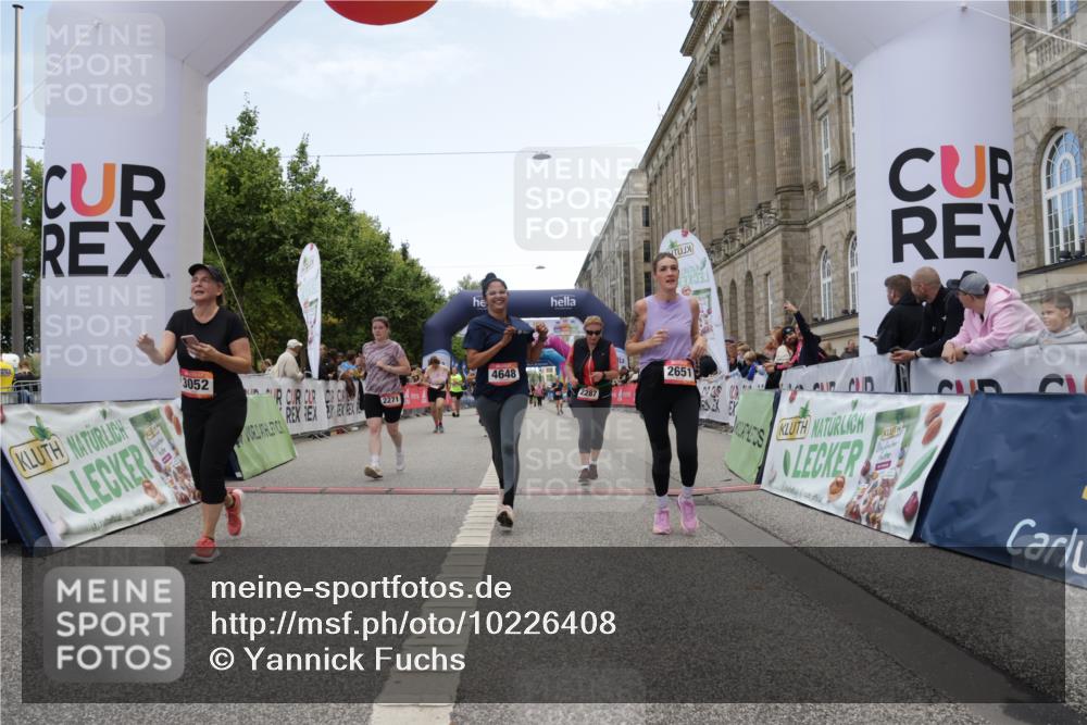 06.09.2026 - CURREX Alsterlauf Yannick Fuchs http://msf.ph/oto/10226408 06.09.2026 10:18:39 Ziel 2271, 2287, 2349, 2651, 2656, 2960, 3052, 3421, 3875, 3879, 4648, 5394, 8001 meine-sportfotos.de
