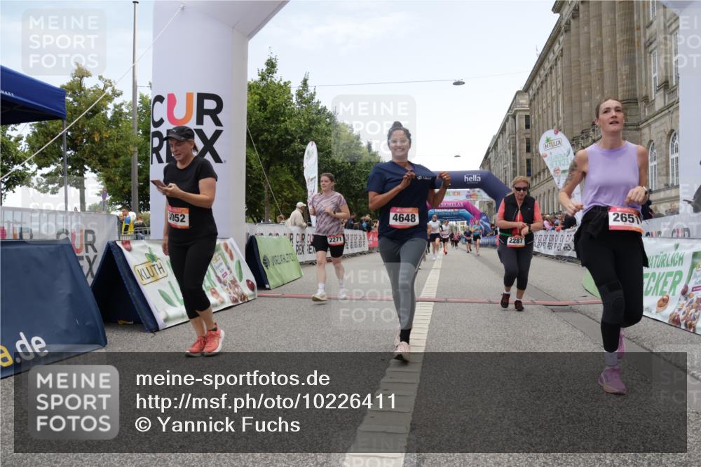 06.09.2026 - CURREX Alsterlauf Yannick Fuchs http://msf.ph/oto/10226411 06.09.2026 10:18:40 Ziel 2271, 2287, 2651, 2656, 2960, 3052, 3421, 3875, 3879, 4648, 5394, 8001 meine-sportfotos.de
