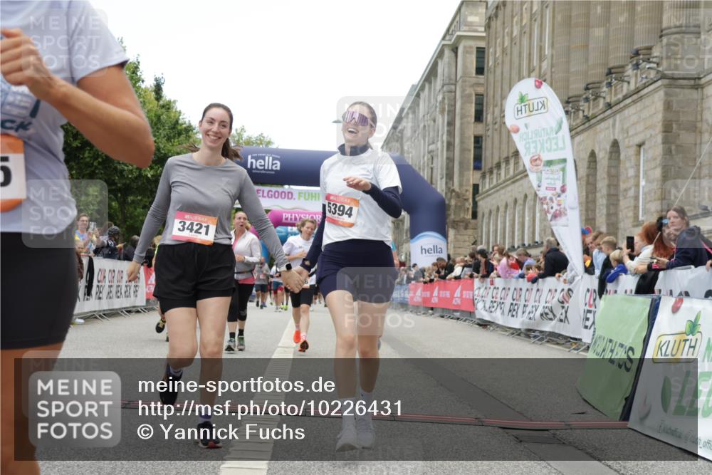 06.09.2026 - CURREX Alsterlauf Yannick Fuchs http://msf.ph/oto/10226431 06.09.2026 10:18:44 Ziel 2271, 2287, 2651, 3052, 3421, 3875, 3879, 4406, 4560, 4648, 4857, 5394, 5489, 6067 meine-sportfotos.de