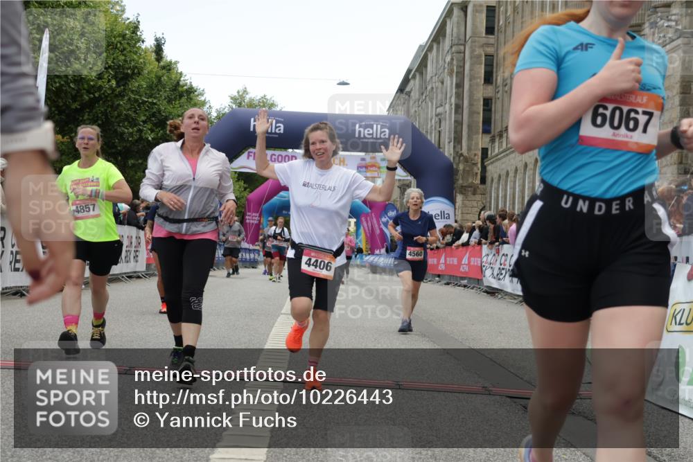 06.09.2026 - CURREX Alsterlauf Yannick Fuchs http://msf.ph/oto/10226443 06.09.2026 10:18:47 Ziel 2271, 2287, 2872, 3421, 3875, 3879, 4406, 4560, 4857, 5394, 5489, 6067 meine-sportfotos.de