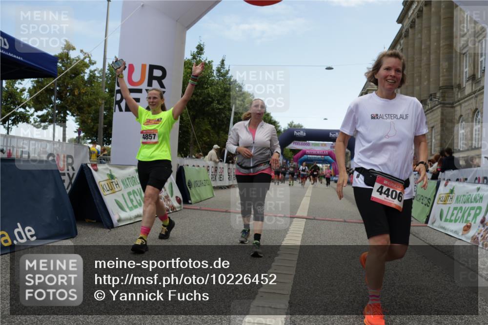 06.09.2026 - CURREX Alsterlauf Yannick Fuchs http://msf.ph/oto/10226452 06.09.2026 10:18:49 Ziel 2872, 3324, 3325, 3421, 3875, 3879, 4406, 4560, 4857, 5394, 5489, 6067 meine-sportfotos.de