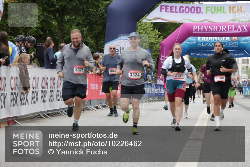 06.09.2026 - CURREX Alsterlauf Yannick Fuchs http://msf.ph/oto/10226462 06.09.2026 10:18:51 Ziel 2157, 2872, 3324, 3325, 3421, 4406, 4500, 4560, 4857, 5394, 5489, 6067, 6335 meine-sportfotos.de