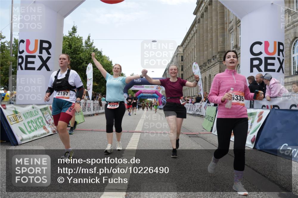 06.09.2026 - CURREX Alsterlauf Yannick Fuchs http://msf.ph/oto/10226490 06.09.2026 10:18:58 Ziel 2157, 2872, 3253, 3272, 3324, 3325, 4044, 4500, 5037, 6335 meine-sportfotos.de