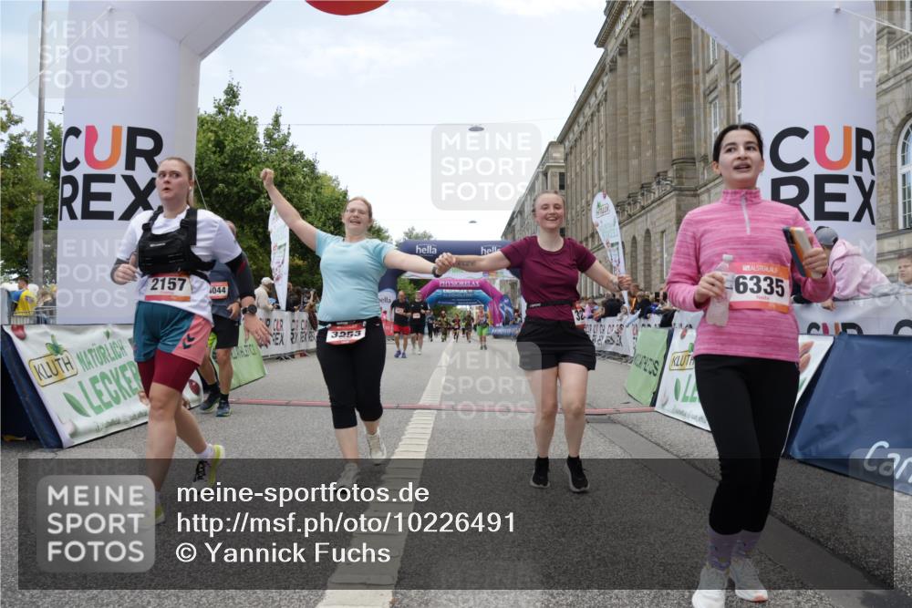 06.09.2026 - CURREX Alsterlauf Yannick Fuchs http://msf.ph/oto/10226491 06.09.2026 10:18:58 Ziel 2157, 2872, 3253, 3272, 3324, 3325, 4044, 4500, 5037, 6335 meine-sportfotos.de