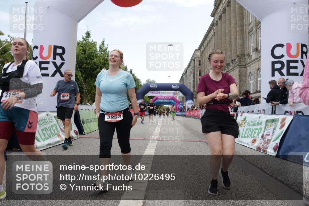 06.09.2026 - CURREX Alsterlauf Yannick Fuchs http://msf.ph/oto/10226495 06.09.2026 10:18:58 Ziel 2157, 2872, 3253, 3272, 3324, 3325, 4044, 4500, 5037, 6335 meine-sportfotos.de