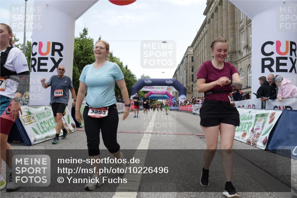 06.09.2026 - CURREX Alsterlauf Yannick Fuchs http://msf.ph/oto/10226496 06.09.2026 10:18:59 Ziel 2157, 3253, 3272, 3324, 3325, 4044, 4500, 5037, 6305, 6335 meine-sportfotos.de