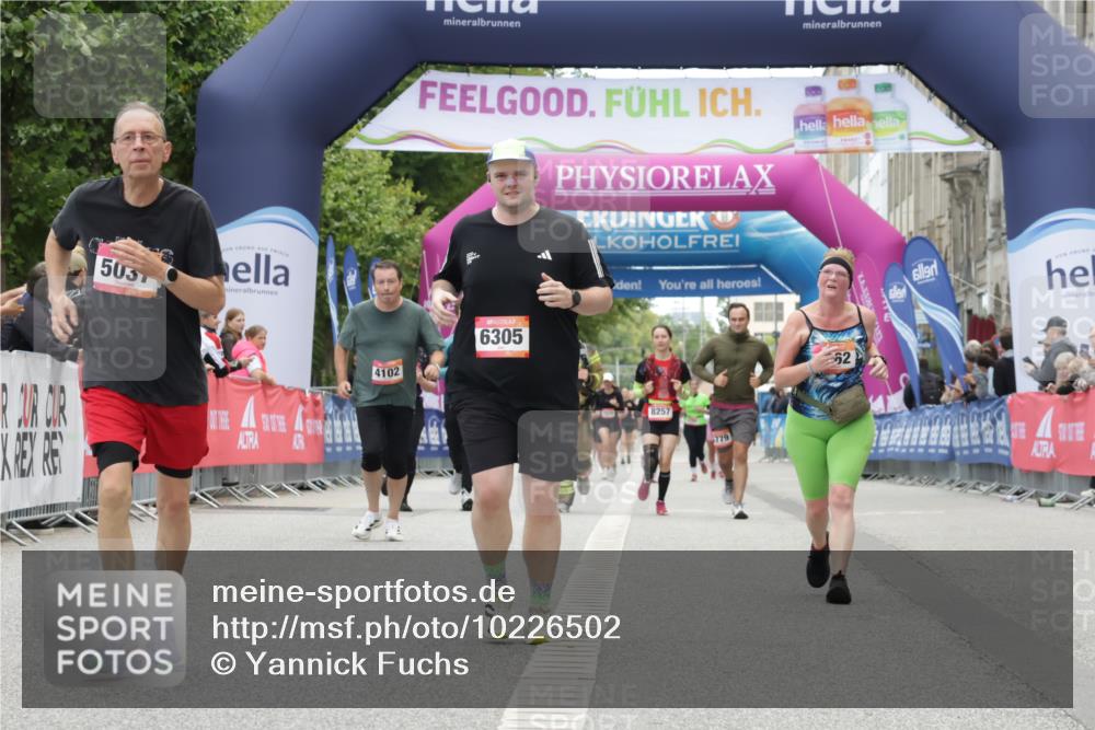 06.09.2026 - CURREX Alsterlauf Yannick Fuchs http://msf.ph/oto/10226502 06.09.2026 10:19:01 Ziel 2157, 3253, 3272, 3324, 3325, 4044, 4500, 5037, 5662, 6305, 6335 meine-sportfotos.de