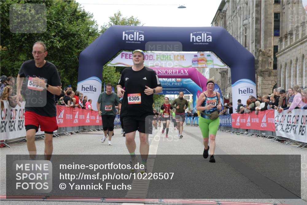06.09.2026 - CURREX Alsterlauf Yannick Fuchs http://msf.ph/oto/10226507 06.09.2026 10:19:02 Ziel 2157, 3253, 3272, 4044, 4500, 5037, 5662, 6305, 6335 meine-sportfotos.de
