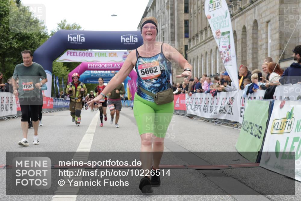 06.09.2026 - CURREX Alsterlauf Yannick Fuchs http://msf.ph/oto/10226514 06.09.2026 10:19:06 Ziel 2441, 4102, 5037, 5662, 5752, 5753, 5779, 6305, 8257 meine-sportfotos.de
