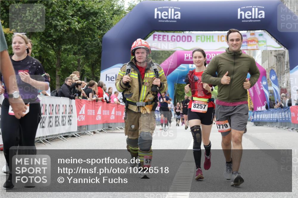 06.09.2026 - CURREX Alsterlauf Yannick Fuchs http://msf.ph/oto/10226518 06.09.2026 10:19:09 Ziel 2441, 4102, 5037, 5662, 5752, 5753, 5779, 6305, 8257 meine-sportfotos.de