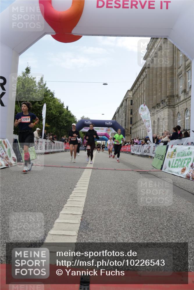 06.09.2026 - CURREX Alsterlauf Yannick Fuchs http://msf.ph/oto/10226543 06.09.2026 10:19:19 Ziel 2819, 2837, 3207, 3669, 3713, 4665, 5788 meine-sportfotos.de
