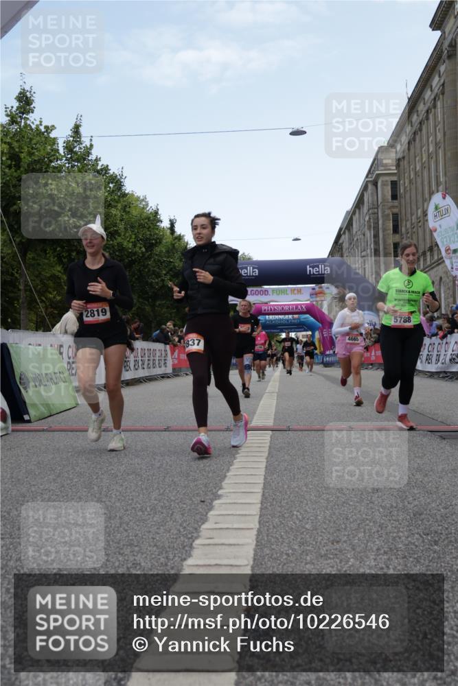 06.09.2026 - CURREX Alsterlauf Yannick Fuchs http://msf.ph/oto/10226546 06.09.2026 10:19:21 Ziel 2819, 2837, 3207, 3669, 3713, 4665, 5422, 5426, 5427, 5788 meine-sportfotos.de