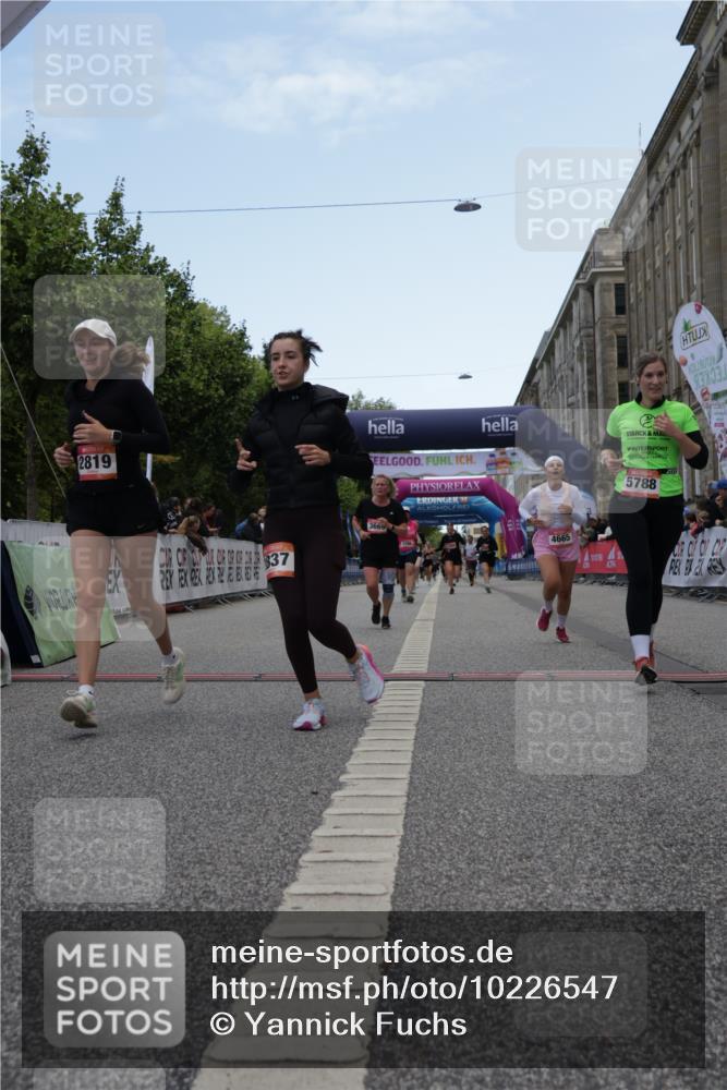 06.09.2026 - CURREX Alsterlauf Yannick Fuchs http://msf.ph/oto/10226547 06.09.2026 10:19:21 Ziel 2819, 2837, 3207, 3669, 3713, 4665, 5422, 5426, 5427, 5788 meine-sportfotos.de