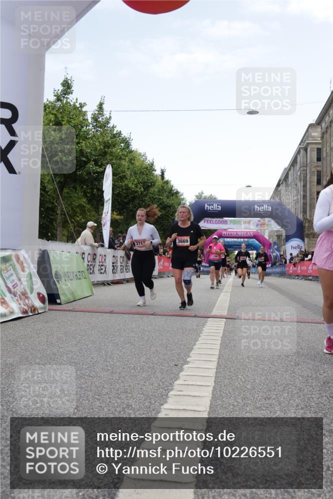 06.09.2026 - CURREX Alsterlauf Yannick Fuchs http://msf.ph/oto/10226551 06.09.2026 10:19:23 Ziel 2819, 2837, 3207, 3669, 3713, 4665, 5422, 5426, 5427, 5788, 5795 meine-sportfotos.de
