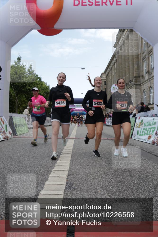06.09.2026 - CURREX Alsterlauf Yannick Fuchs http://msf.ph/oto/10226568 06.09.2026 10:19:27 Ziel 2819, 2837, 3669, 3713, 4665, 5422, 5426, 5427, 5788, 5795 meine-sportfotos.de