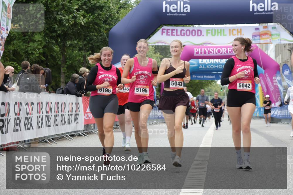 06.09.2026 - CURREX Alsterlauf Yannick Fuchs http://msf.ph/oto/10226584 06.09.2026 10:19:34 Ziel 2292, 2293, 3145, 5042, 5043, 5195, 5196, 5376, 5648, 5795 meine-sportfotos.de