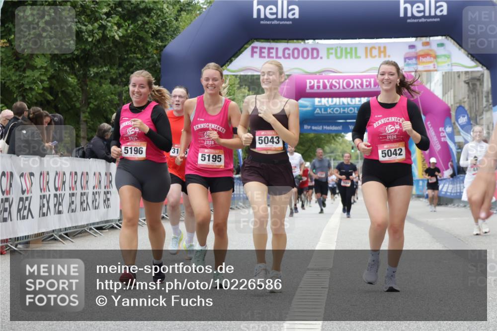 06.09.2026 - CURREX Alsterlauf Yannick Fuchs http://msf.ph/oto/10226586 06.09.2026 10:19:34 Ziel 2292, 2293, 3145, 5042, 5043, 5195, 5196, 5376, 5648, 5795 meine-sportfotos.de
