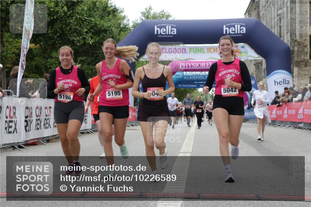 06.09.2026 - CURREX Alsterlauf Yannick Fuchs http://msf.ph/oto/10226589 06.09.2026 10:19:35 Ziel 2292, 2293, 3145, 4480, 5042, 5043, 5195, 5196, 5376, 5648 meine-sportfotos.de