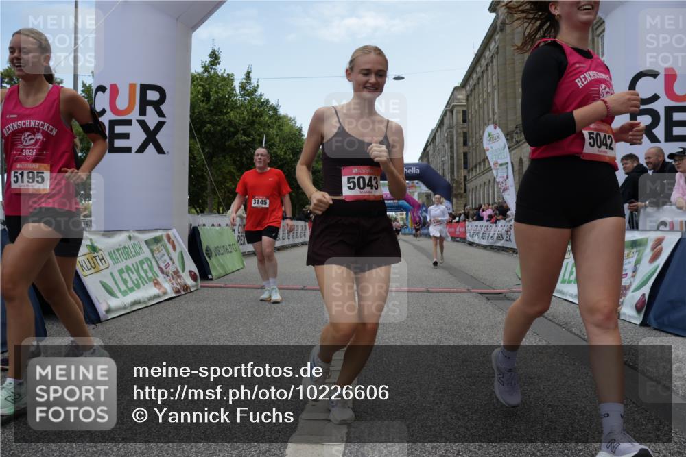 06.09.2026 - CURREX Alsterlauf Yannick Fuchs http://msf.ph/oto/10226606 06.09.2026 10:19:38 Ziel 2292, 2293, 3145, 4480, 5042, 5043, 5195, 5196, 5376, 5648 meine-sportfotos.de