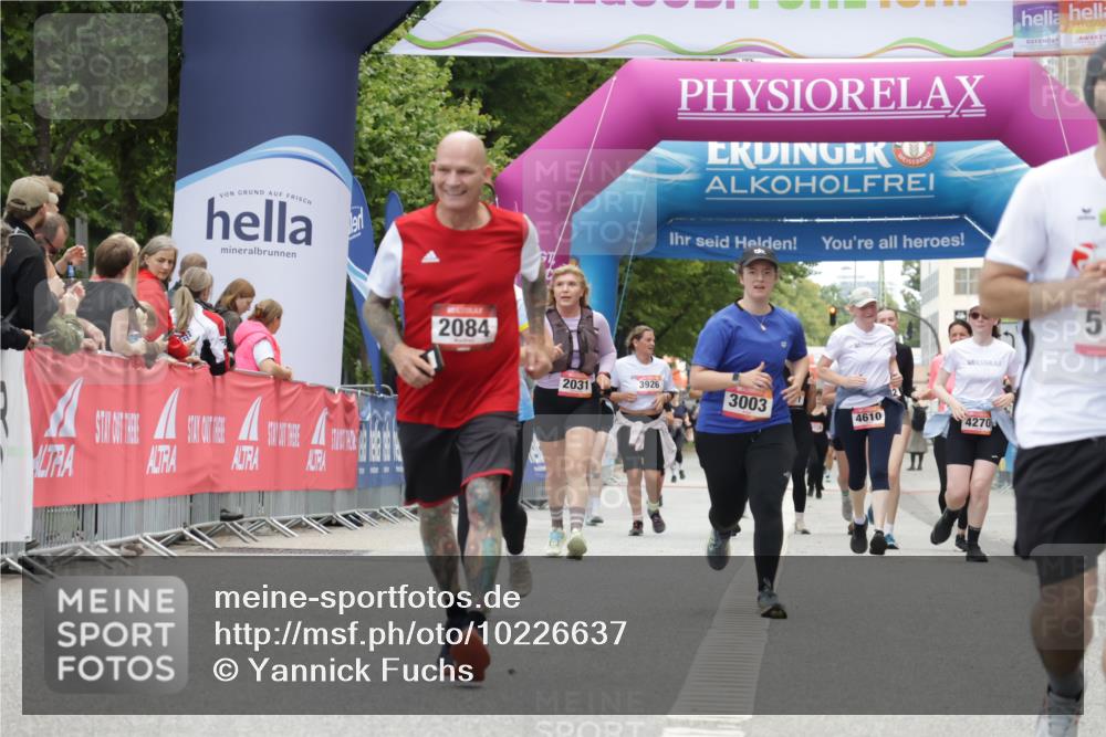 06.09.2026 - CURREX Alsterlauf Yannick Fuchs http://msf.ph/oto/10226637 06.09.2026 10:19:51 Ziel 2084, 3003, 3359, 3621, 3642, 3684, 5172, 5281 meine-sportfotos.de