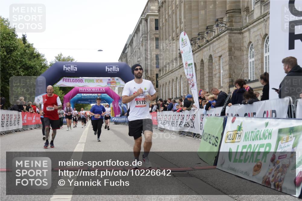 06.09.2026 - CURREX Alsterlauf Yannick Fuchs http://msf.ph/oto/10226642 06.09.2026 10:19:53 Ziel 2084, 3003, 3359, 3417, 3621, 3684, 5172, 5281 meine-sportfotos.de