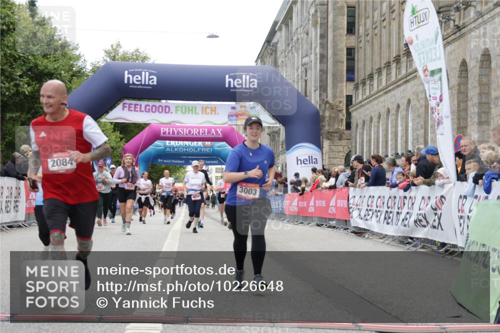 06.09.2026 - CURREX Alsterlauf Yannick Fuchs http://msf.ph/oto/10226648 06.09.2026 10:19:55 Ziel 2084, 3003, 3359, 3417, 3621, 3684, 5172 meine-sportfotos.de