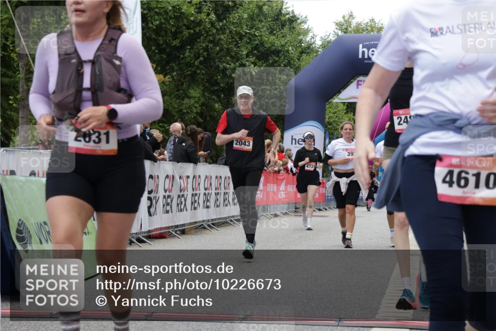 06.09.2026 - CURREX Alsterlauf Yannick Fuchs http://msf.ph/oto/10226673 06.09.2026 10:20:04 Ziel 2031, 2043, 2482, 2483, 3417, 3769, 3926, 4270, 4610, 4767, 5580, 5581 meine-sportfotos.de