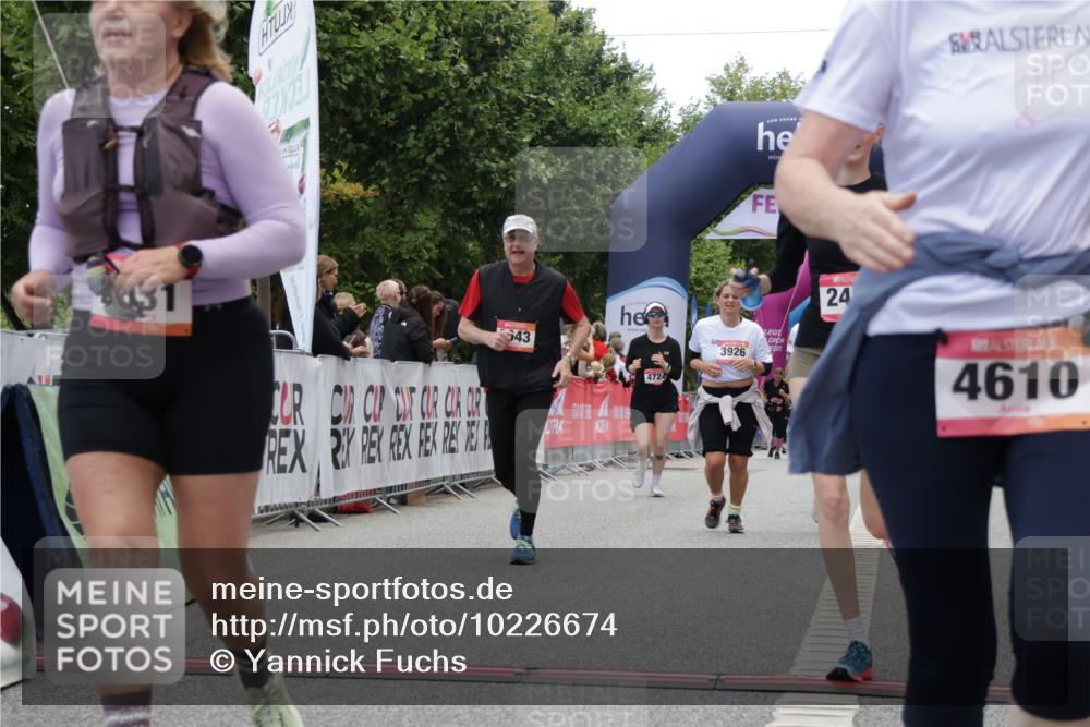 06.09.2026 - CURREX Alsterlauf Yannick Fuchs http://msf.ph/oto/10226674 06.09.2026 10:20:04 Ziel 2031, 2043, 2482, 2483, 3417, 3769, 3926, 4270, 4610, 4767, 5580, 5581 meine-sportfotos.de