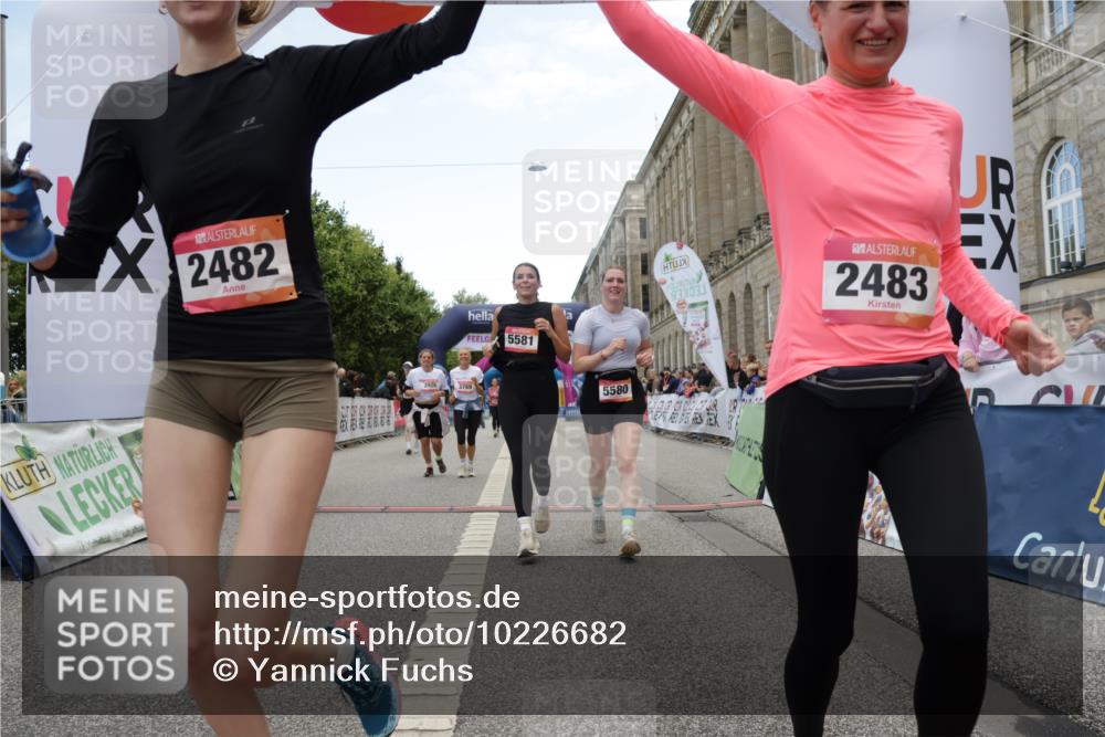 06.09.2026 - CURREX Alsterlauf Yannick Fuchs http://msf.ph/oto/10226682 06.09.2026 10:20:06 Ziel 2031, 2043, 2482, 2483, 3769, 3926, 4270, 4610, 4724, 4767, 5580, 5581 meine-sportfotos.de