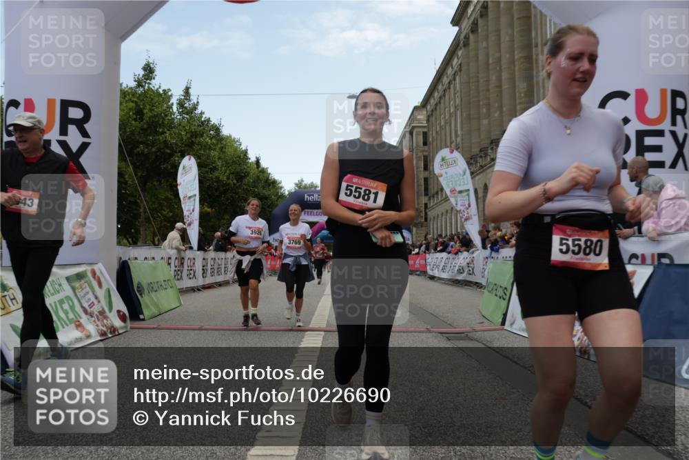 06.09.2026 - CURREX Alsterlauf Yannick Fuchs http://msf.ph/oto/10226690 06.09.2026 10:20:08 Ziel 2031, 2043, 2482, 2483, 3769, 3926, 4270, 4610, 4724, 4767, 5580, 5581 meine-sportfotos.de