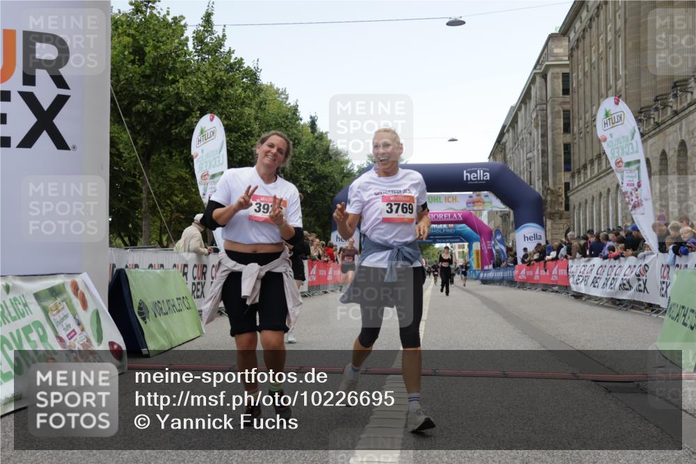 06.09.2026 - CURREX Alsterlauf Yannick Fuchs http://msf.ph/oto/10226695 06.09.2026 10:20:09 Ziel 2031, 2043, 2482, 2483, 3204, 3308, 3769, 3926, 4270, 4610, 4724, 5580, 5581 meine-sportfotos.de