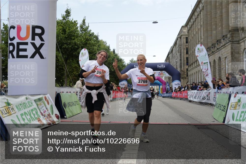 06.09.2026 - CURREX Alsterlauf Yannick Fuchs http://msf.ph/oto/10226696 06.09.2026 10:20:09 Ziel 2031, 2043, 2482, 2483, 3204, 3308, 3769, 3926, 4270, 4610, 4724, 5580, 5581 meine-sportfotos.de