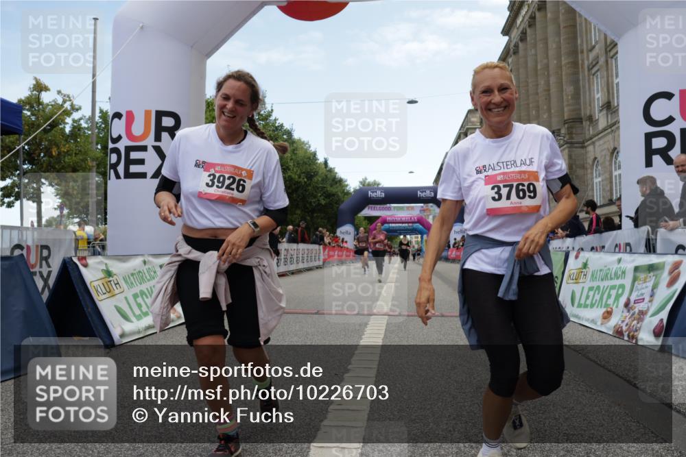 06.09.2026 - CURREX Alsterlauf Yannick Fuchs http://msf.ph/oto/10226703 06.09.2026 10:20:10 Ziel 2031, 2043, 2482, 2483, 3204, 3308, 3769, 3926, 4610, 4724, 5580, 5581 meine-sportfotos.de