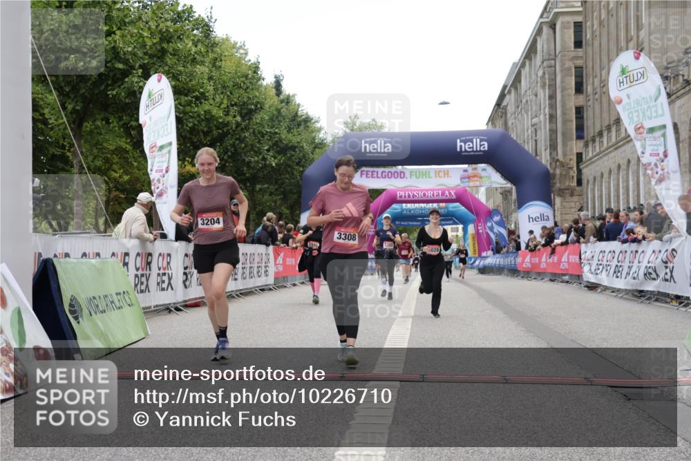 06.09.2026 - CURREX Alsterlauf Yannick Fuchs http://msf.ph/oto/10226710 06.09.2026 10:20:13 Ziel 2043, 2995, 3204, 3308, 3769, 3926, 4724, 5028, 5350, 5580, 5581 meine-sportfotos.de