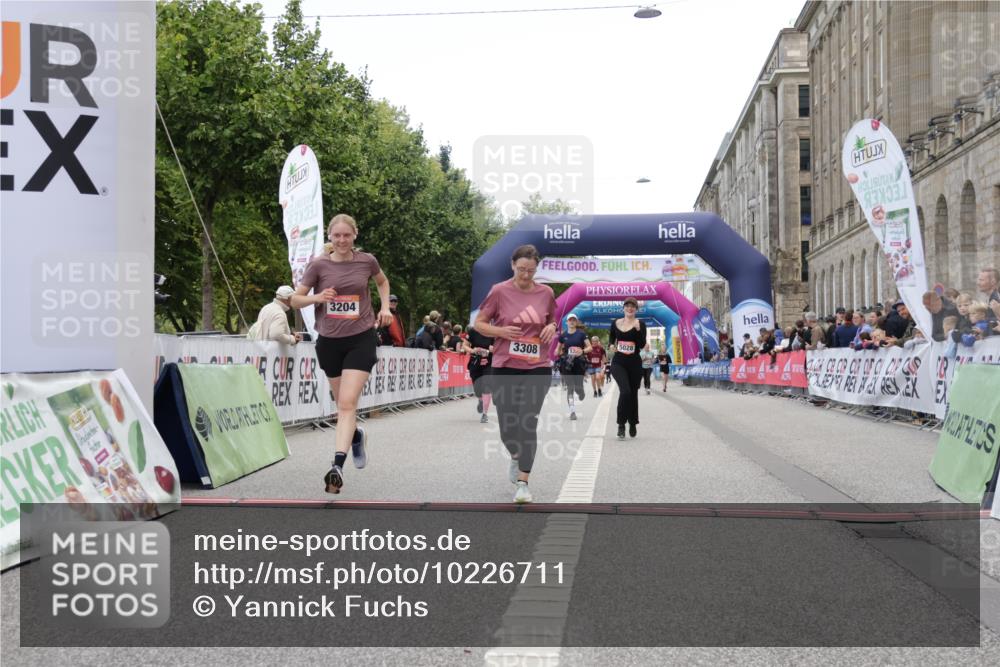06.09.2026 - CURREX Alsterlauf Yannick Fuchs http://msf.ph/oto/10226711 06.09.2026 10:20:13 Ziel 2043, 2995, 3204, 3308, 3769, 3926, 4724, 5028, 5350, 5580, 5581 meine-sportfotos.de