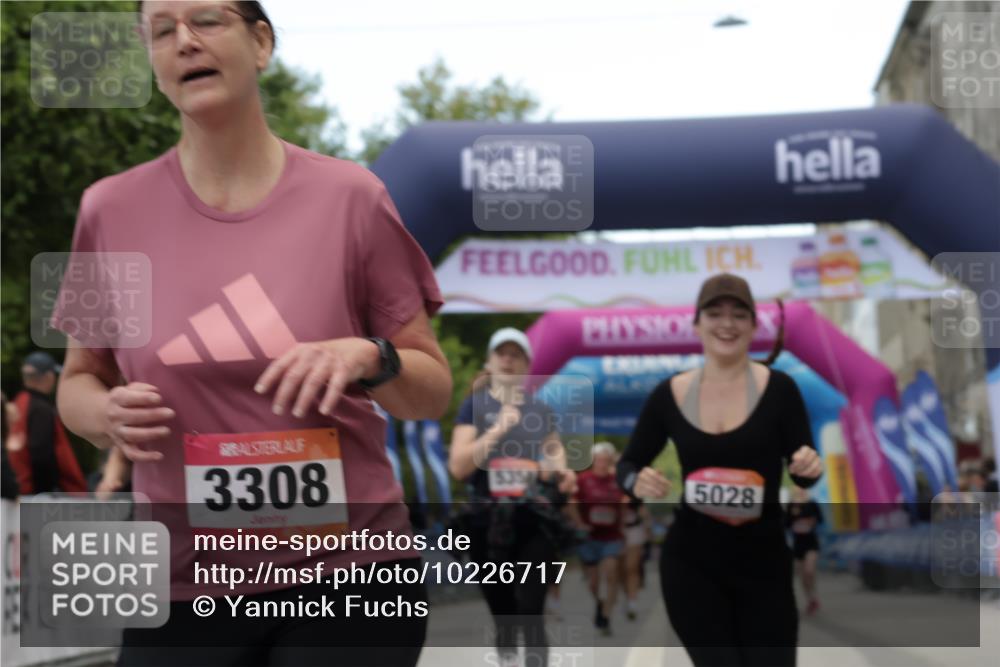 06.09.2026 - CURREX Alsterlauf Yannick Fuchs http://msf.ph/oto/10226717 06.09.2026 10:20:15 Ziel 2995, 3204, 3308, 3769, 3926, 4724, 5028, 5350 meine-sportfotos.de