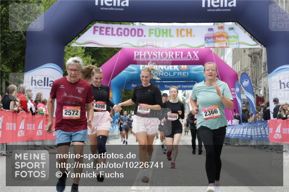 06.09.2026 - CURREX Alsterlauf Yannick Fuchs http://msf.ph/oto/10226741 06.09.2026 10:20:22 Ziel 2366, 2572, 2995, 4098, 4099, 5028, 5350 meine-sportfotos.de