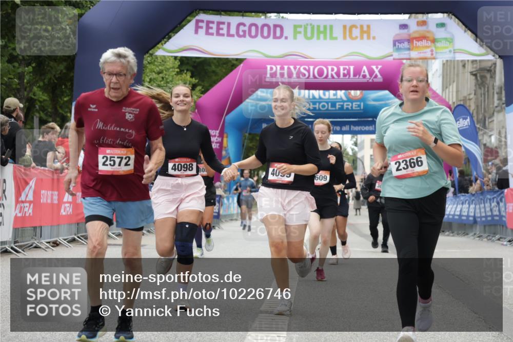 06.09.2026 - CURREX Alsterlauf Yannick Fuchs http://msf.ph/oto/10226746 06.09.2026 10:20:23 Ziel 2366, 2572, 2995, 4098, 4099, 4609, 5028, 5350 meine-sportfotos.de