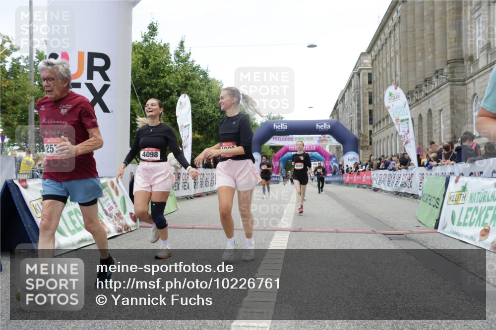 06.09.2026 - CURREX Alsterlauf Yannick Fuchs http://msf.ph/oto/10226761 06.09.2026 10:20:27 Ziel 2366, 2572, 4098, 4099, 4609, 5305, 6413 meine-sportfotos.de