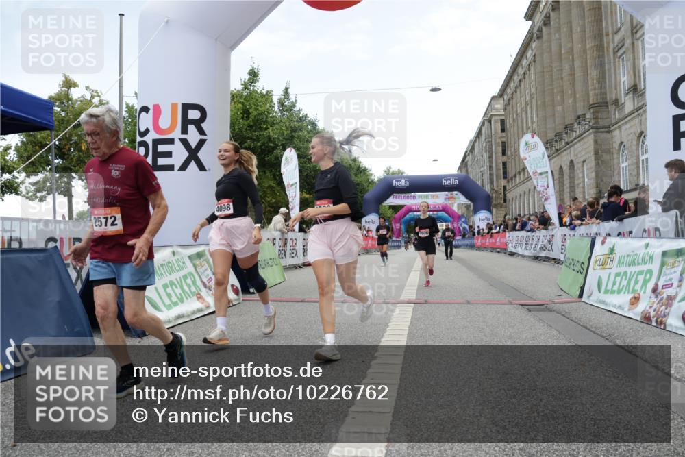 06.09.2026 - CURREX Alsterlauf Yannick Fuchs http://msf.ph/oto/10226762 06.09.2026 10:20:27 Ziel 2366, 2572, 4098, 4099, 4609, 5305, 6413 meine-sportfotos.de