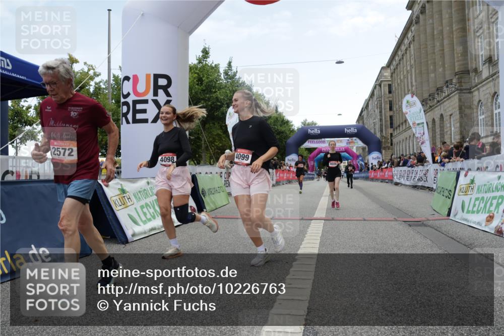 06.09.2026 - CURREX Alsterlauf Yannick Fuchs http://msf.ph/oto/10226763 06.09.2026 10:20:27 Ziel 2366, 2572, 4098, 4099, 4609, 5305, 6413 meine-sportfotos.de