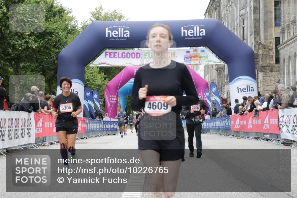 06.09.2026 - CURREX Alsterlauf Yannick Fuchs http://msf.ph/oto/10226765 06.09.2026 10:20:28 Ziel 2366, 2572, 3026, 4098, 4099, 4609, 5305, 6413 meine-sportfotos.de