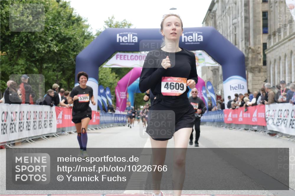06.09.2026 - CURREX Alsterlauf Yannick Fuchs http://msf.ph/oto/10226766 06.09.2026 10:20:28 Ziel 2366, 2572, 3026, 4098, 4099, 4609, 5305, 6413 meine-sportfotos.de