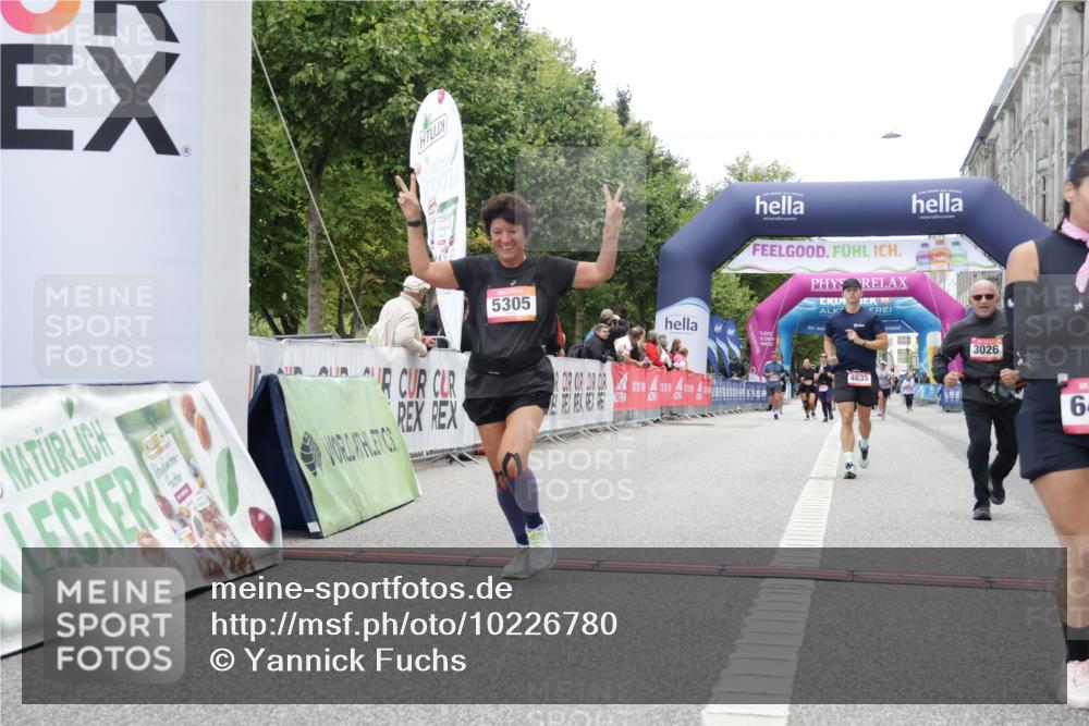 06.09.2026 - CURREX Alsterlauf Yannick Fuchs http://msf.ph/oto/10226780 06.09.2026 10:20:31 Ziel 2366, 2572, 3026, 4098, 4099, 4609, 4635, 5305, 6413 meine-sportfotos.de