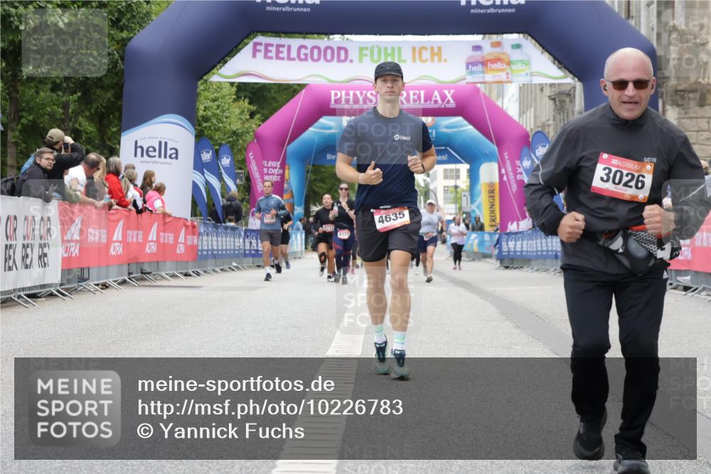 06.09.2026 - CURREX Alsterlauf Yannick Fuchs http://msf.ph/oto/10226783 06.09.2026 10:20:33 Ziel 3026, 4098, 4099, 4609, 4635, 5305, 6413 meine-sportfotos.de