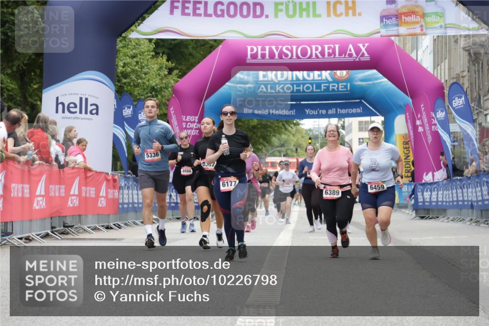 06.09.2026 - CURREX Alsterlauf Yannick Fuchs http://msf.ph/oto/10226798 06.09.2026 10:20:38 Ziel 3026, 4635, 5305, 6413 meine-sportfotos.de