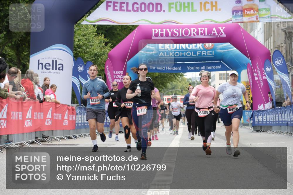 06.09.2026 - CURREX Alsterlauf Yannick Fuchs http://msf.ph/oto/10226799 06.09.2026 10:20:38 Ziel 3026, 4635, 5305, 6413 meine-sportfotos.de